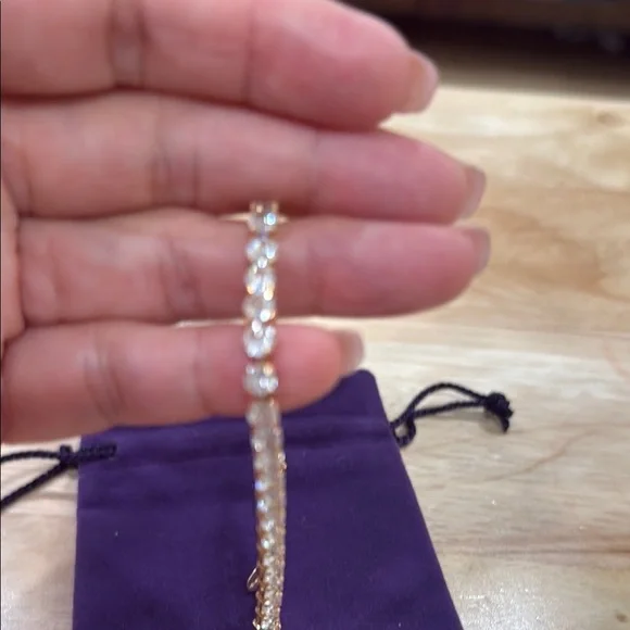 Bracelet with Clear Stones - Picture 2 of 2